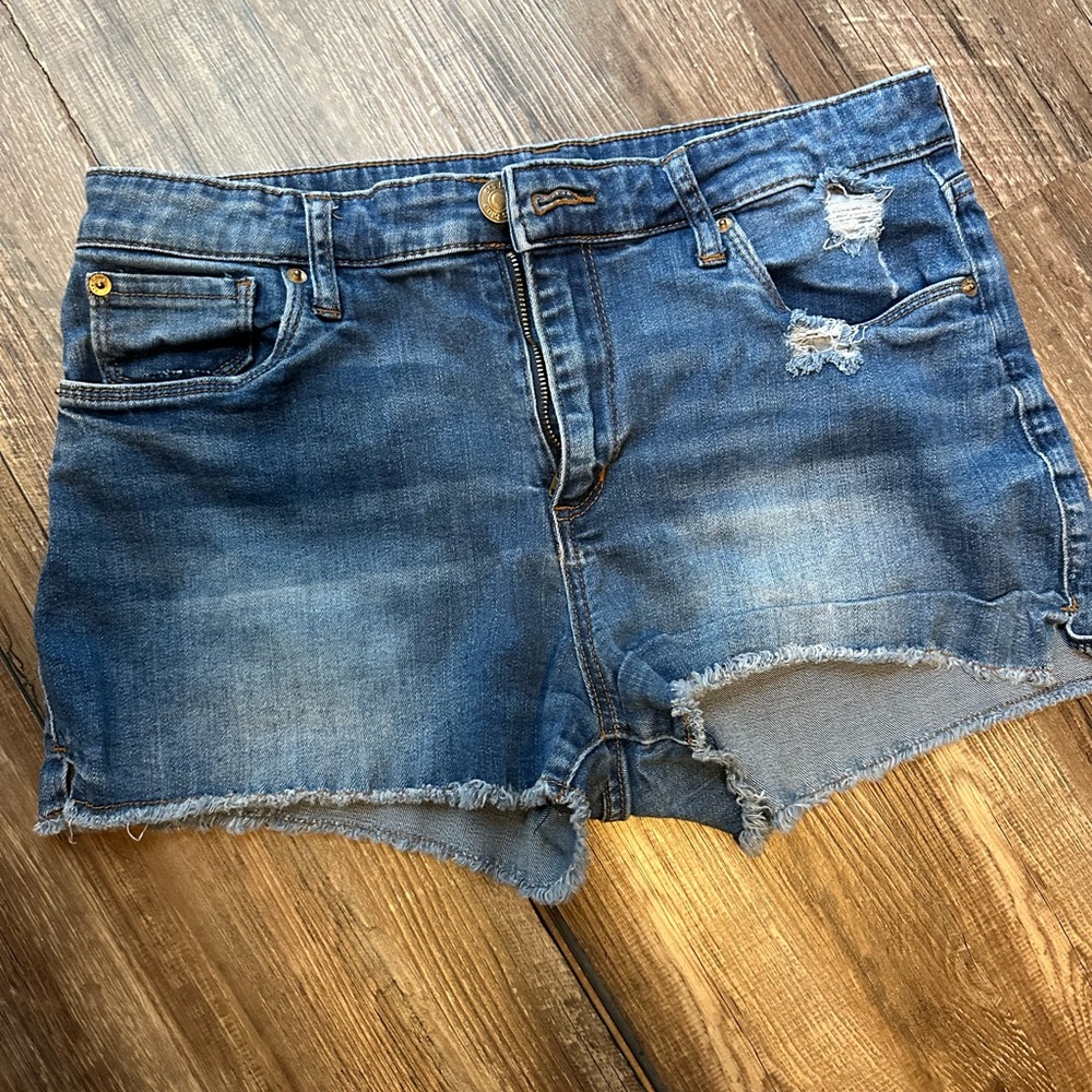 STS blue - distressed shorts
